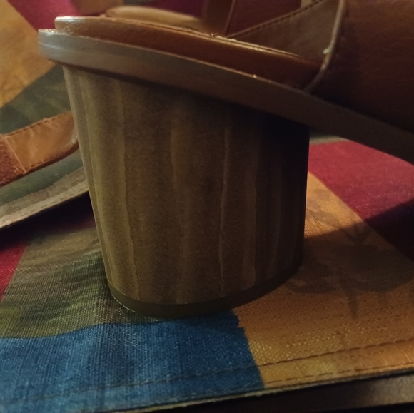 Shoes - Picture 4 of 5